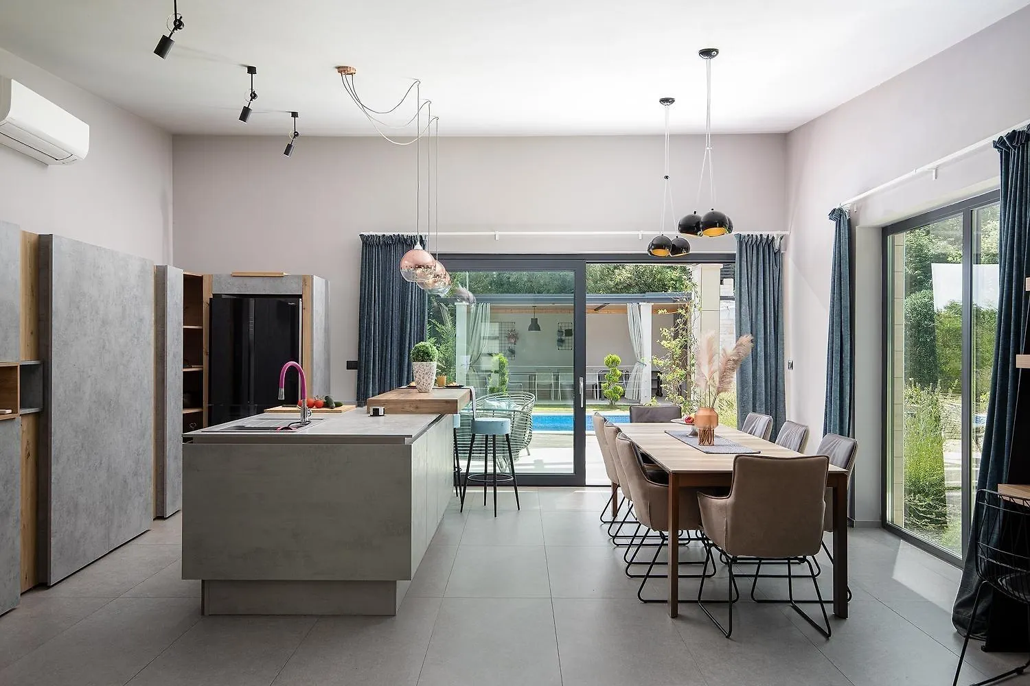 Semesterbostad Ferienhaus Mit Privatpool Fuer 10 Personen Ca 200 Qm In Sisan, Istrien Suedkueste Von Istrien